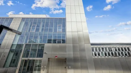 Immeuble de bureaux atypique à vendre, au coeur de ville de Suresnes - Offre immobilière - Arthur Loyd