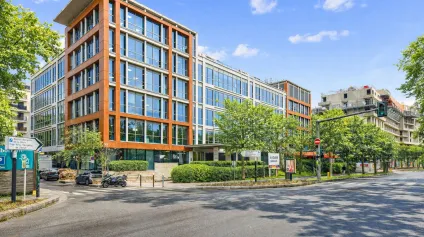 Location de bureaux lumineux à Suresnes avec vue Seine et grands plateaux - Offre immobilière - Arthur Loyd