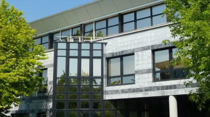 Bureaux à vendre à Gennevilliers avec parkings privatifs et accès RER - Offre immobilière - Arthur Loyd