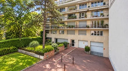 Location vente bureau Saint-Cloud jardin privatif et accès indépendant - Offre immobilière - Arthur Loyd