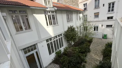 Bureaux à vendre Paris 702 m² restructurés avec cour végétalisée - Offre immobilière - Arthur Loyd