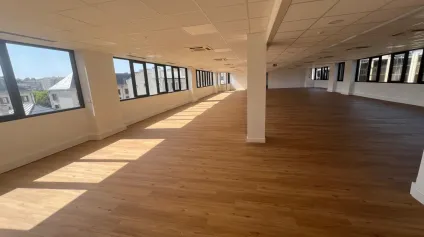 Bureaux à louer ou à vendre à Boulogne-Billancourt avec jardin accessible - Offre immobilière - Arthur Loyd