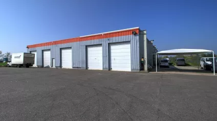 LOCAL D'ACTIVITE - ENTREPOT à LOUER de 300 m² - Offre immobilière - Arthur Loyd