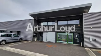 Local d'Activité à vendre - IFS - Offre immobilière - Arthur Loyd