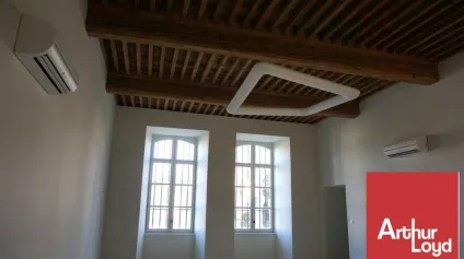 A LOUER - BOLLENE (84) - BUREAUX DANS UN HOTEL PARTICULIER D'ENVIRON 73 m2 - Offre immobilière - Arthur Loyd