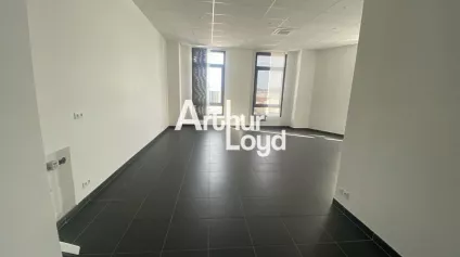 BUREUX A LOUER 65 M² FREJUS - Offre immobilière - Arthur Loyd