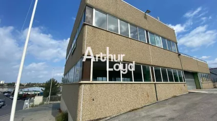 LOCAL D'ACTIVITE A LOUER A SAINT RAPAHEL - Offre immobilière - Arthur Loyd