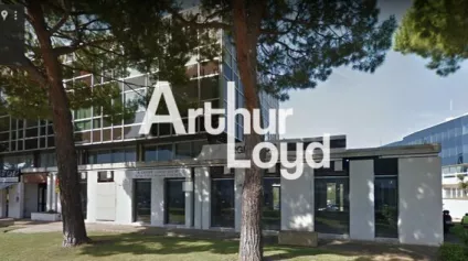 BUREAUX A LOUER DE 190M² SAINT LAURENT DU VAR - Offre immobilière - Arthur Loyd