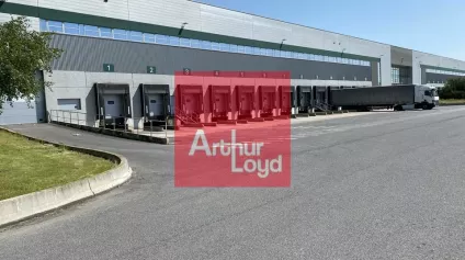 Site logistique à louer sur zone industrielle - Offre immobilière - Arthur Loyd