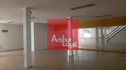 A louer, Ville préfecture local commercial - Offre immobilière - Arthur Loyd