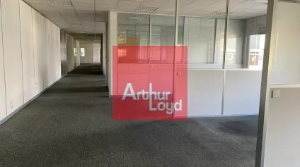 LISSES Location local d'activités et bureaux - Offre immobilière - Arthur Loyd