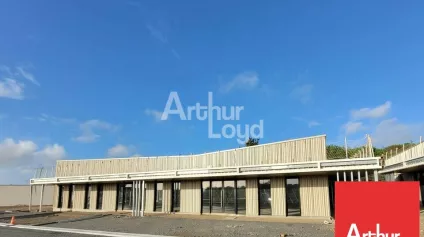 A LOUER LOCAL COMMERCIAL NEUF DE 100 m2 - ZONE COMMERCIALE - LES SABLES D'OLONNE - Offre immobilière - Arthur Loyd