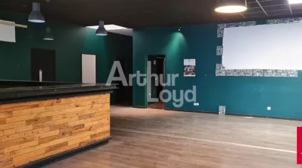 Angers local commercial de 579 m² à louer - Offre immobilière - Arthur Loyd