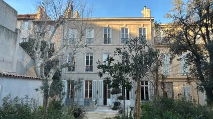 Bureaux à louer dans hôtel particulier avec terrasse et jardin - Estrangin/Castellane - 13006 Marseille - Offre immobilière - Arthur Loyd
