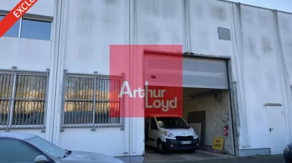 Local professionnel à vendre - COURCOURONNES - Offre immobilière - Arthur Loyd