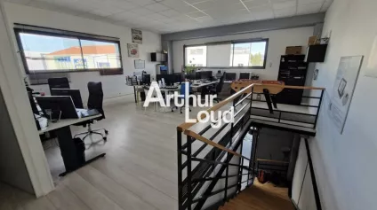 Bureaux à louer 95 m² au 1er étage - Quartier affaires Puget-sur-Argens - Offre immobilière - Arthur Loyd