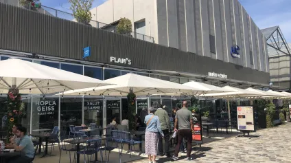 Locaux commerciaux à louer à Bordeaux dans le quartier des Bassins à flot - Offre immobilière - Arthur Loyd