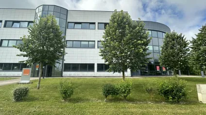 LOCAL PROFESSIONNEL AU PIED DE LA GARE TGV CHAMPAGNE-ARDENNES - BEZANNES - Offre immobilière - Arthur Loyd