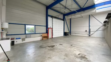 A LOUER local d'activité Périgny 240 m2 - Offre immobilière - Arthur Loyd