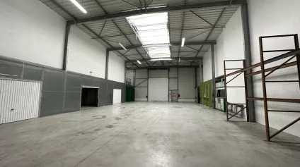 A LOUER - LOCAL D'ACTIVITÉ - 572 M2 - SAINT-QUENTIN. - Offre immobilière - Arthur Loyd