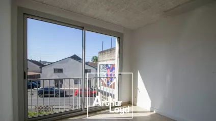 BUREAUX location à BRIVE LA GAILLARDE 19100 - Offre immobilière - Arthur Loyd