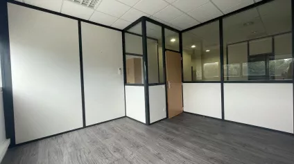 Bureaux environ 72 m2 accessible PMR - Allonne - Offre immobilière - Arthur Loyd