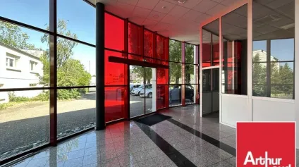 LOCAL D'ACTIVITE - ENTREPOT à LOUER de 840 m² - Offre immobilière - Arthur Loyd