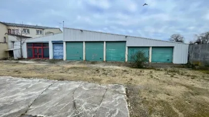 Cellule commerciale d'environ 430m2 avec emplacements de stationnement - sur axe passant situé à Reims Nord-Est - Offre immobilière - Arthur Loyd