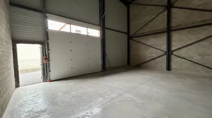 Locaux d'activités à la location - Zone d'activités - Offre immobilière - Arthur Loyd