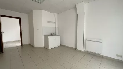 SAINT ROMAIN DE COLBOSC - centre ville A louer très beau bureaux de 50 m2 accessible PMR avec parkings - Offre immobilière - Arthur Loyd