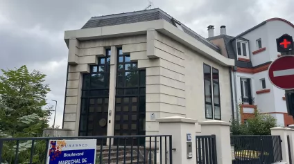 Immeuble indépendant avec terrasse en dernier étage, à louer au coeur de Suresnes - Offre immobilière - Arthur Loyd
