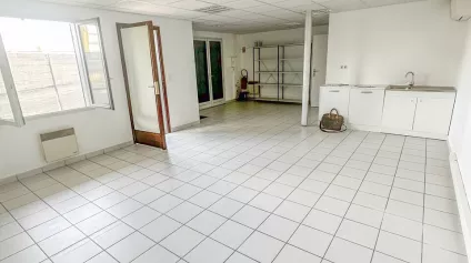 BUREAUX location à BRIVE LA GAILLARDE 19100 - Offre immobilière - Arthur Loyd