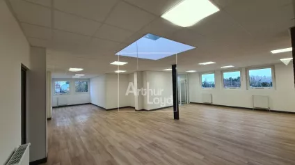 Plateau de bureaux 330m² à louer - Vaux-le-Pénil - Offre immobilière - Arthur Loyd