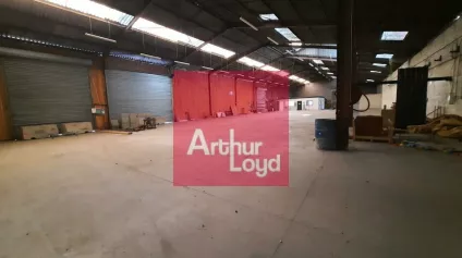 GERZAT A LOUER ENTREPOT 2400 M² - PARCELLE 10 000 M² - Offre immobilière - Arthur Loyd