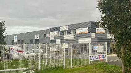 A louer Local d'activité PERIGNY 240 m² - Offre immobilière - Arthur Loyd