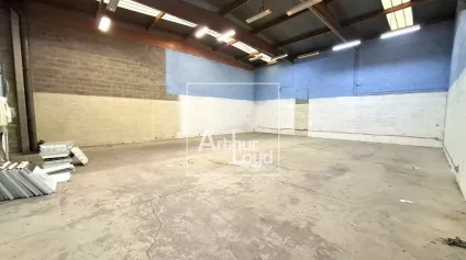 Location Atelier proche axes routiers - Offre immobilière - Arthur Loyd