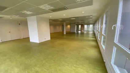 BUREAUX D'ENVIRON 242 M2 - PARC D'AFFAIRES DE CHAMPIGNY - Offre immobilière - Arthur Loyd