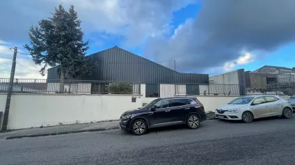 A LOUER - LOCAUX D'ACTIVITÉ - 432 M2 - SAINT-QUENTIN - Offre immobilière - Arthur Loyd