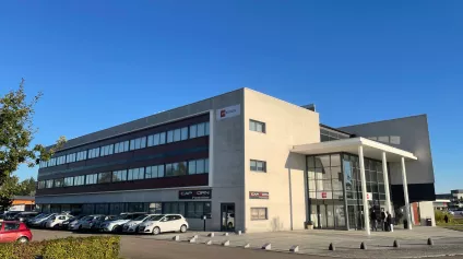 Bureaux à louer à ISNEAUVILLE 76230 - Offre immobilière - Arthur Loyd