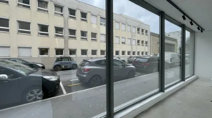 SECTEUR SAINT MARCEAUX / BLD DE LA PAIX A REIMS LOCAL COMMERCIAL DE 1&nbsp;600M2 A LOUER. EXCELLENT ETAT - Offre immobilière - Arthur Loyd