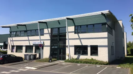 Bureaux/Entrepôts disponibles à la location en plein coeur d'Eurasanté - Offre immobilière - Arthur Loyd