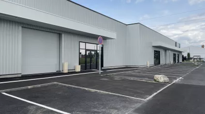 Locaux d'activité à louer à PETITE FORET 59494 - Offre immobilière - Arthur Loyd