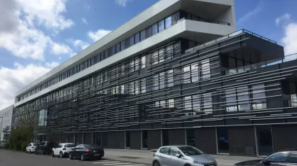 Bureaux neufs à louer aux portes de Lille - Espaces modernes avec terrasses, rooftop et accessibilité métro - Offre immobilière - Arthur Loyd