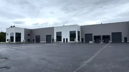 ENTREPOT LOGISTIQUE à LOUER ZI BONDUES secteur Ravennes les Francs proche TOURCOING entrepot / local d'activité / bureaux disponible à la location site privatif emplacement de quali... - Offre immobilière - Arthur Loyd