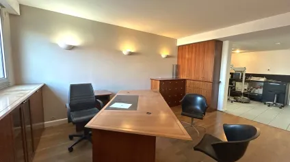 Bureaux à vendre à Bordeaux centre avec accès ERP PMR et ascenseur - Place Gambetta - Offre immobilière - Arthur Loyd