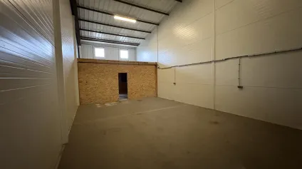 A LOUER CELLULE D'ACTIVITÉ DE 85 SECTEUR CLERMONT - Offre immobilière - Arthur Loyd