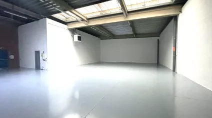 CHAMBLY - local d'activité d'environ 389 M2 à louer - Offre immobilière - Arthur Loyd