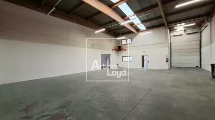 Opportunité à la Location - belle visibilité - Offre immobilière - Arthur Loyd