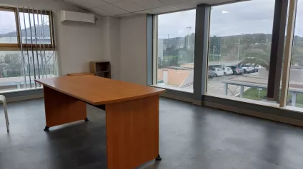 Bureaux rénovés meublés à louer - Les Playes - Six-Fours - Offre immobilière - Arthur Loyd