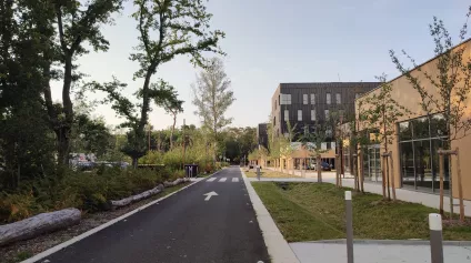 Locaux commerciaux à louer à PETIT COURONNE 76650 - Offre immobilière - Arthur Loyd